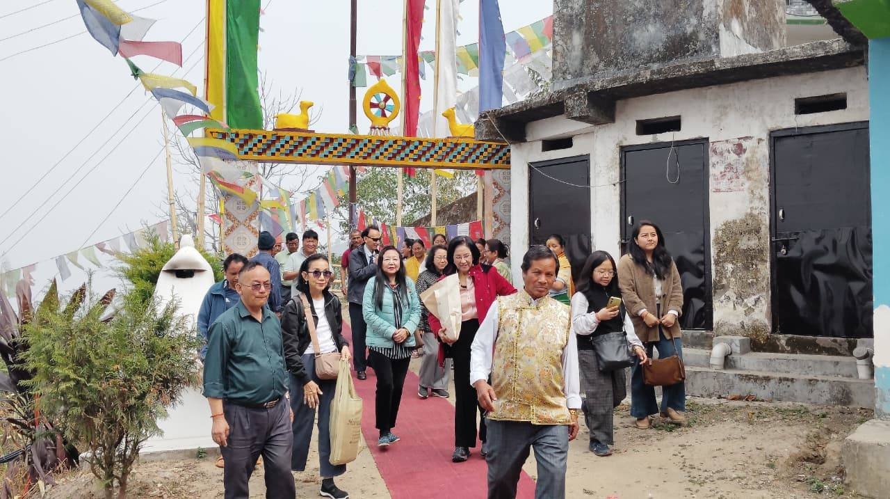 Dr. Nalinee Taveesin return to Dechen Tashi Choling Monastery